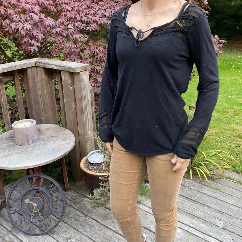 Lucky Brand L/S blouse Black w scoop neck & embroidery/sheer detail size S